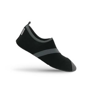 Fitkicks Black M 7-8 NWT